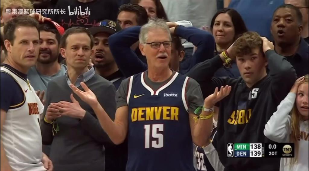 導火索？回顧此前掘金對陣森林狼，威少送出三分犯規(guī)后的眾生相！