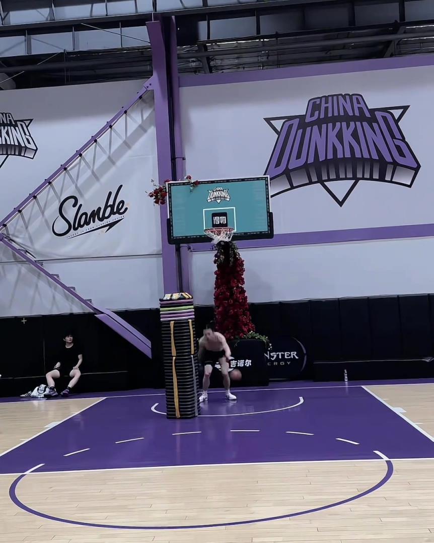 兄弟，這個摸高如何？