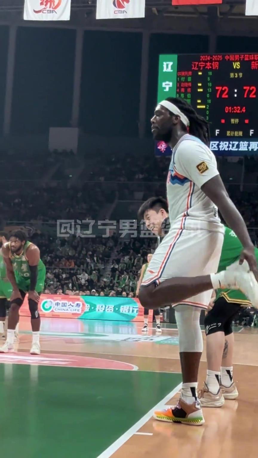 哈雷爾狂噴奧利弗：我會在澳洲干你小子！裁判吹T送他離場