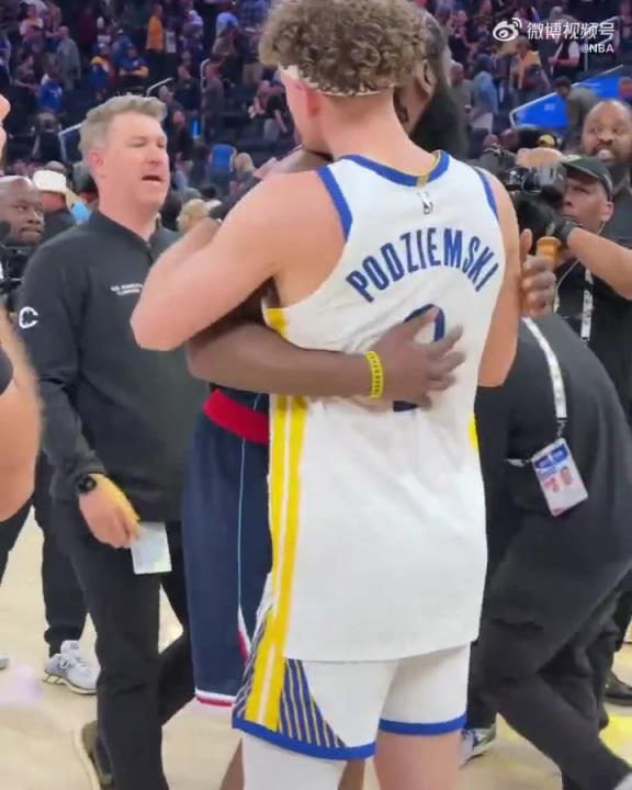 能打破附加賽不勝魔咒嗎？庫(kù)里賽后和哈登&小卡紛紛擁抱