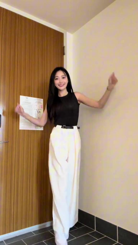 孟超曬自拍：常規(guī)賽正式收官啦，咱們季后賽見啦！