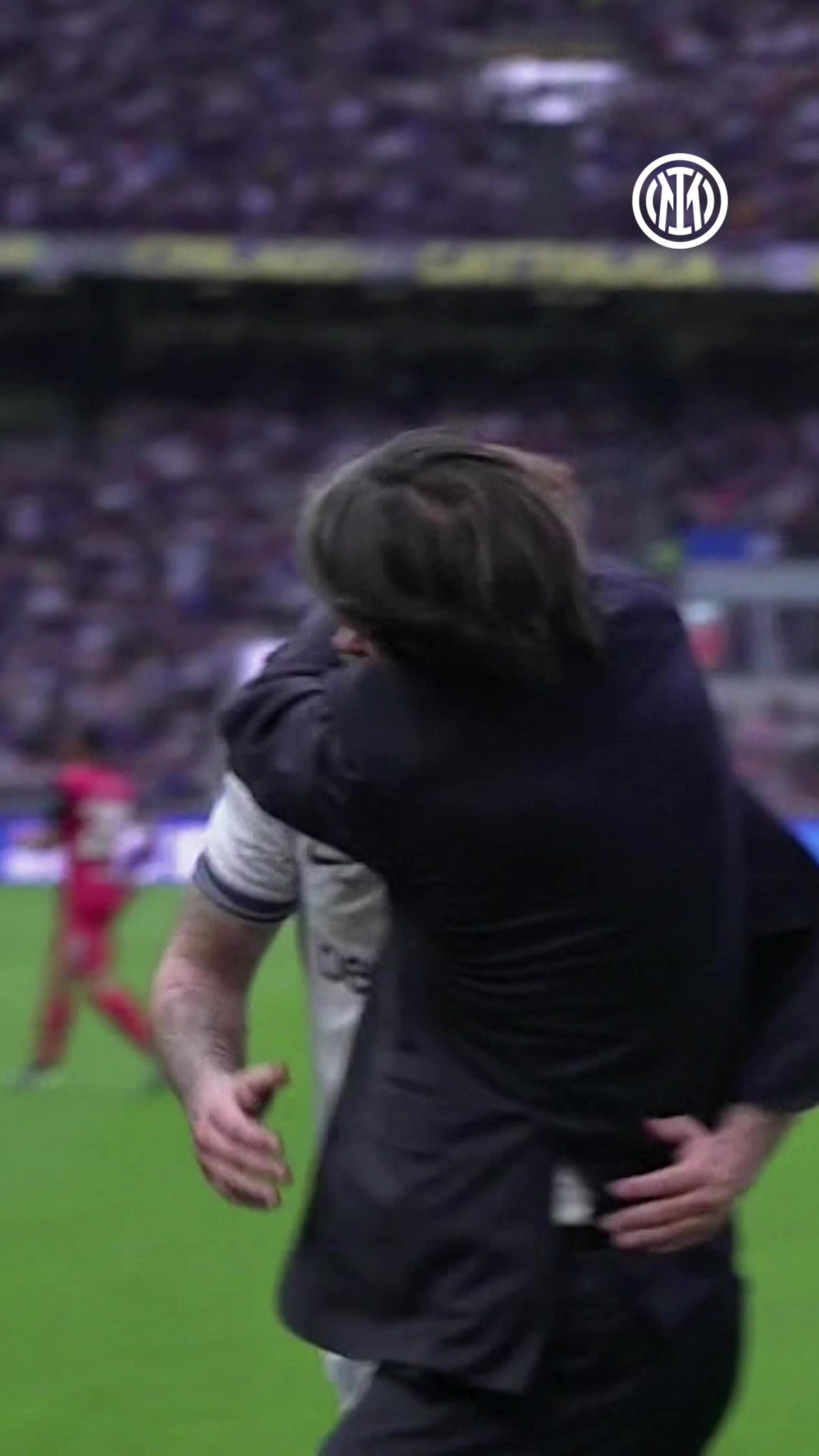 太銷魂，網(wǎng)友：阿瑙托維奇這腳傳球的確值得小因又摟又親