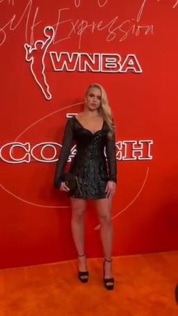 海莉選秀夜紅毯秀，人氣和顏值在這屆都是數(shù)一數(shù)二